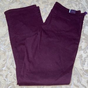 BNWT Gloria Vanderbilt Sweet Burgundy Jeans 16